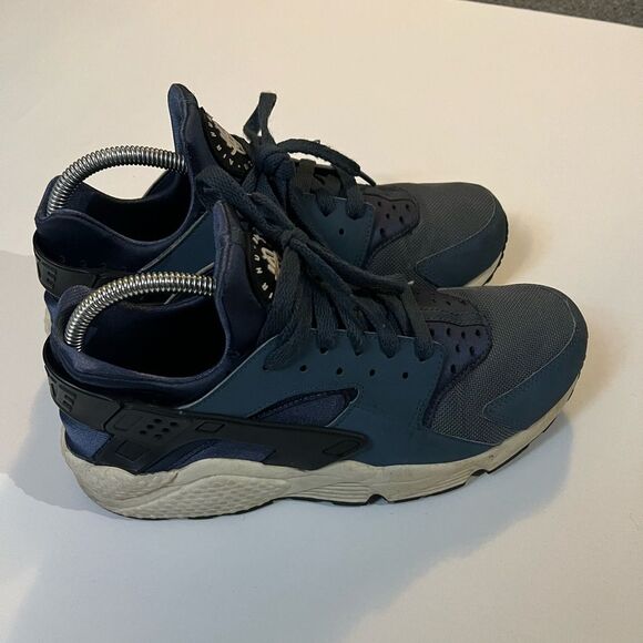 Nike Air Huarache Run SE' Metallic Hemattite/Black/Dark Grey - Picture 2 of 8